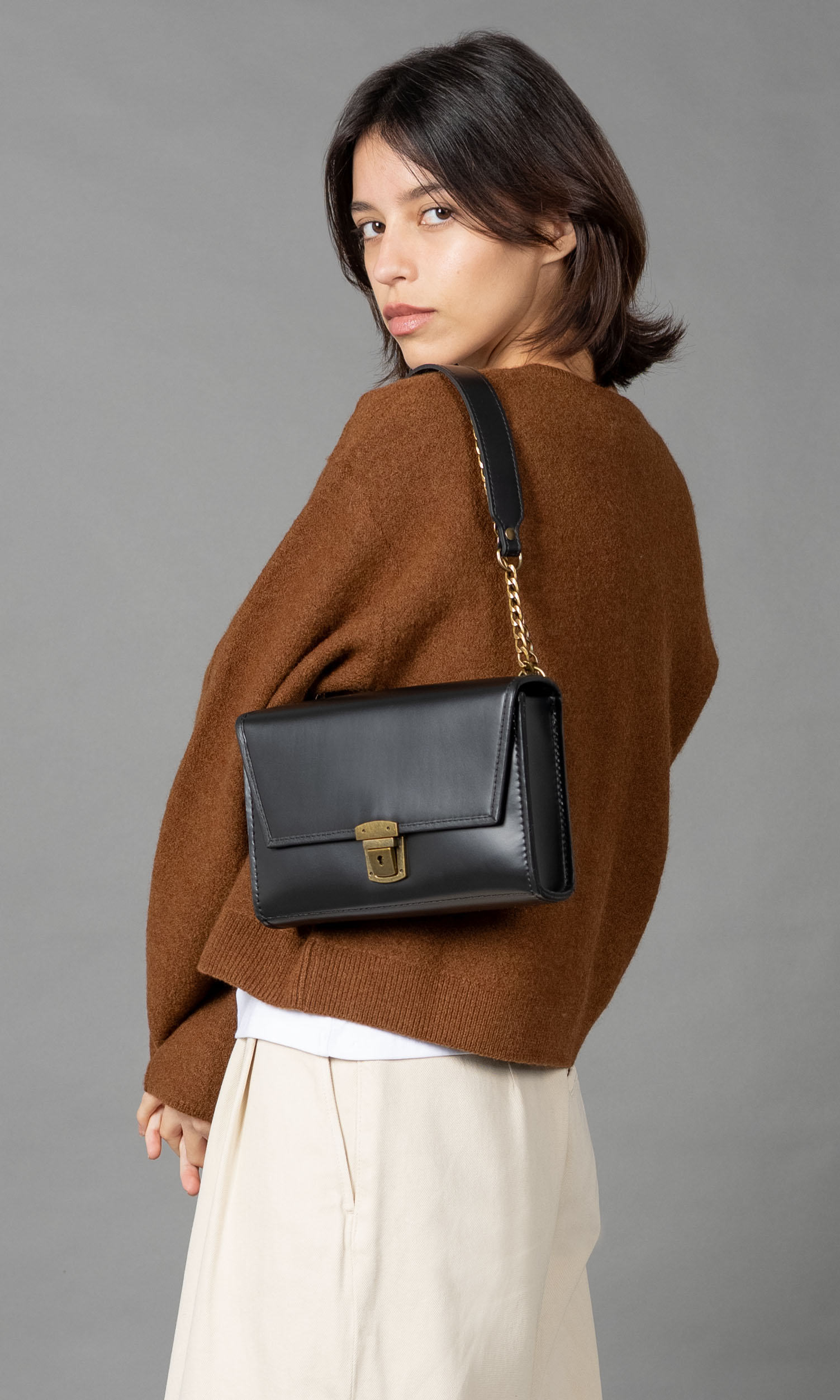 バッグ i SHII ishii clubman bag ISHIE - Black